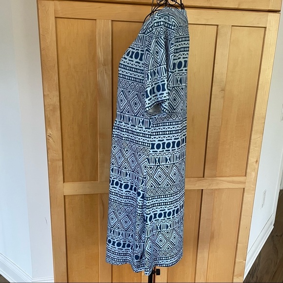 R&B Collection blue geo print scoop neck short sleeve relaxed fit Dress Large - Picture 4 of 10